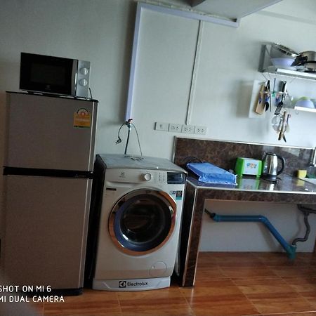 Studio Apartment 12 Floor Close To Mrt In Hua Mak Bangkok Bagian luar foto