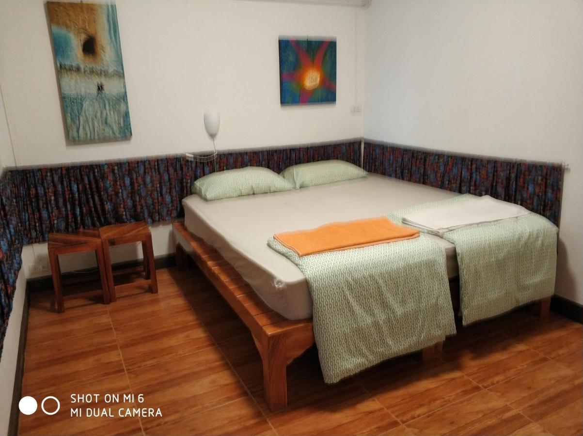 Studio Apartment 12 Floor Close To Mrt In Hua Mak Bangkok Bagian luar foto