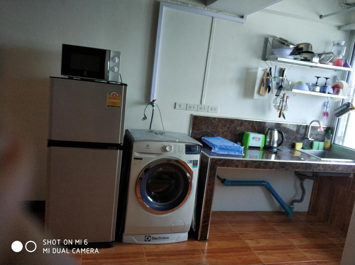 Studio Apartment 12 Floor Close To Mrt In Hua Mak Bangkok Bagian luar foto